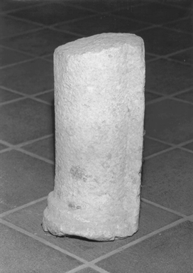 semicolonnina con base